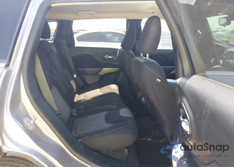 2018 Jeep Cherokee Latitude Fwd из США, поврежденный, VIN 1C4PJLCB5JD566692